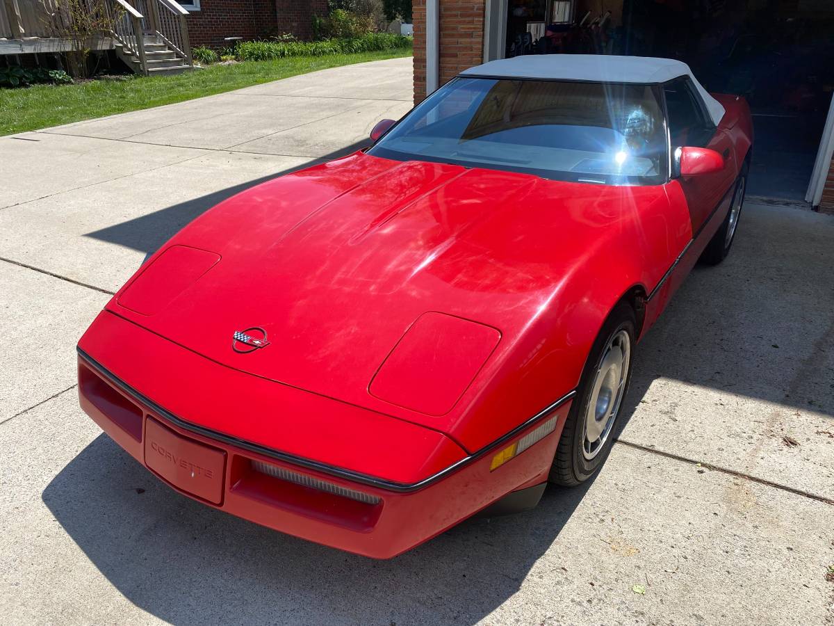 Chevrolet-corvette-1987-red-1