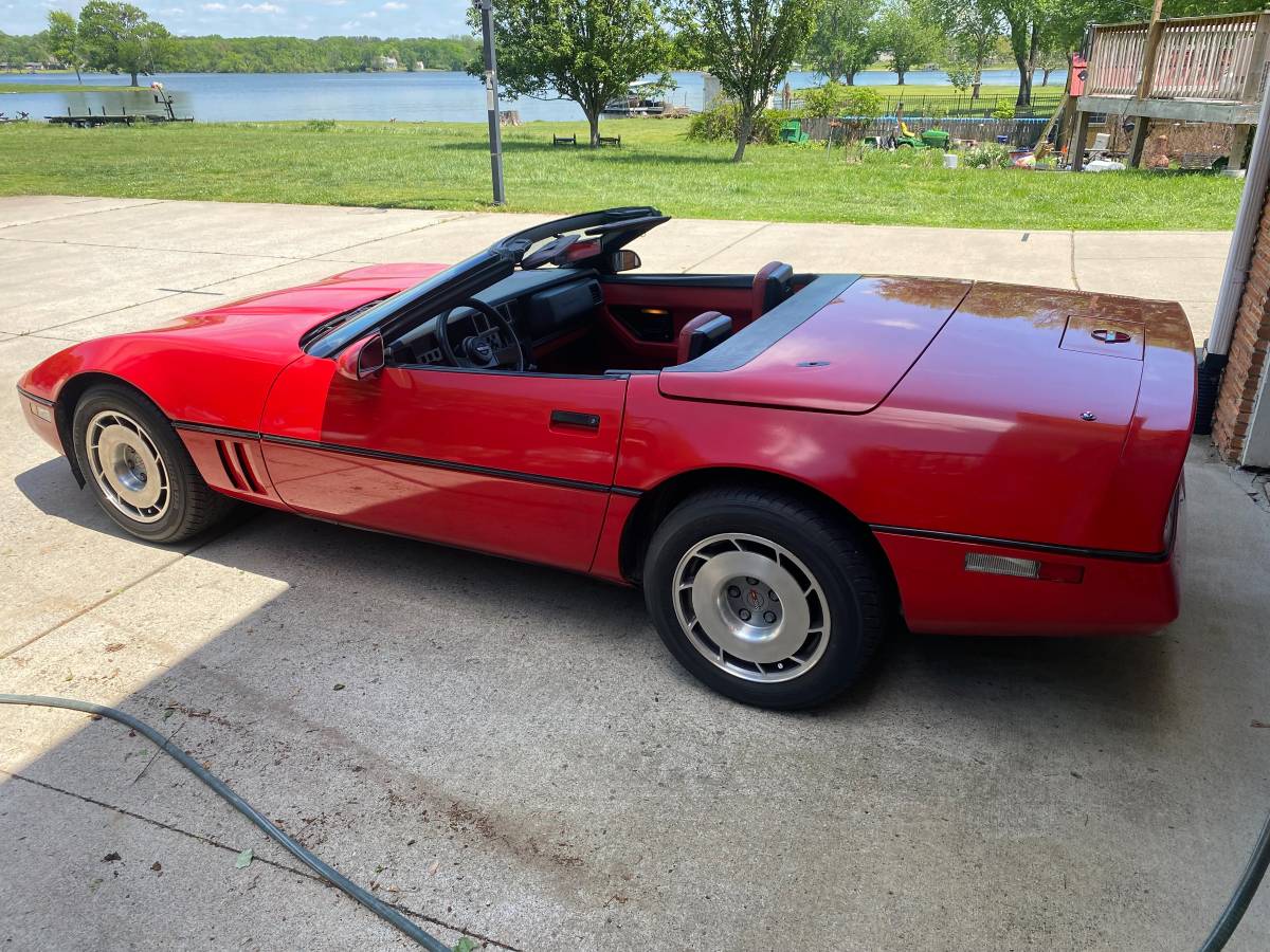 Chevrolet-corvette-1987-red-2