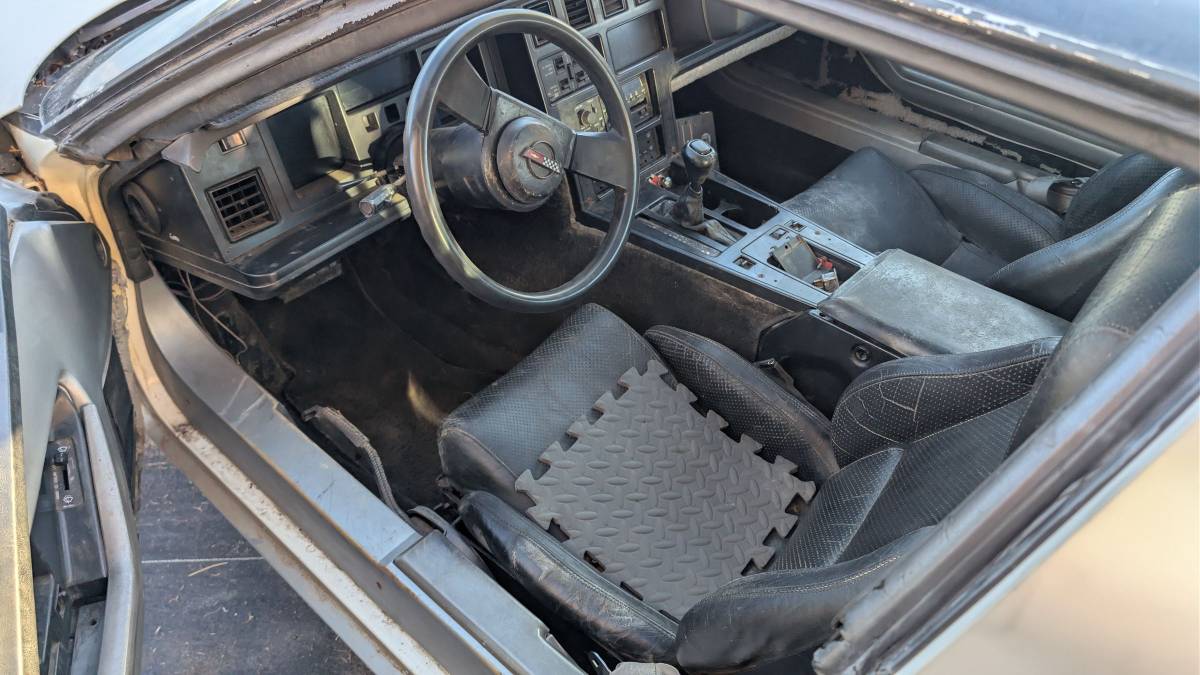 Chevrolet-corvette-1987-red-7