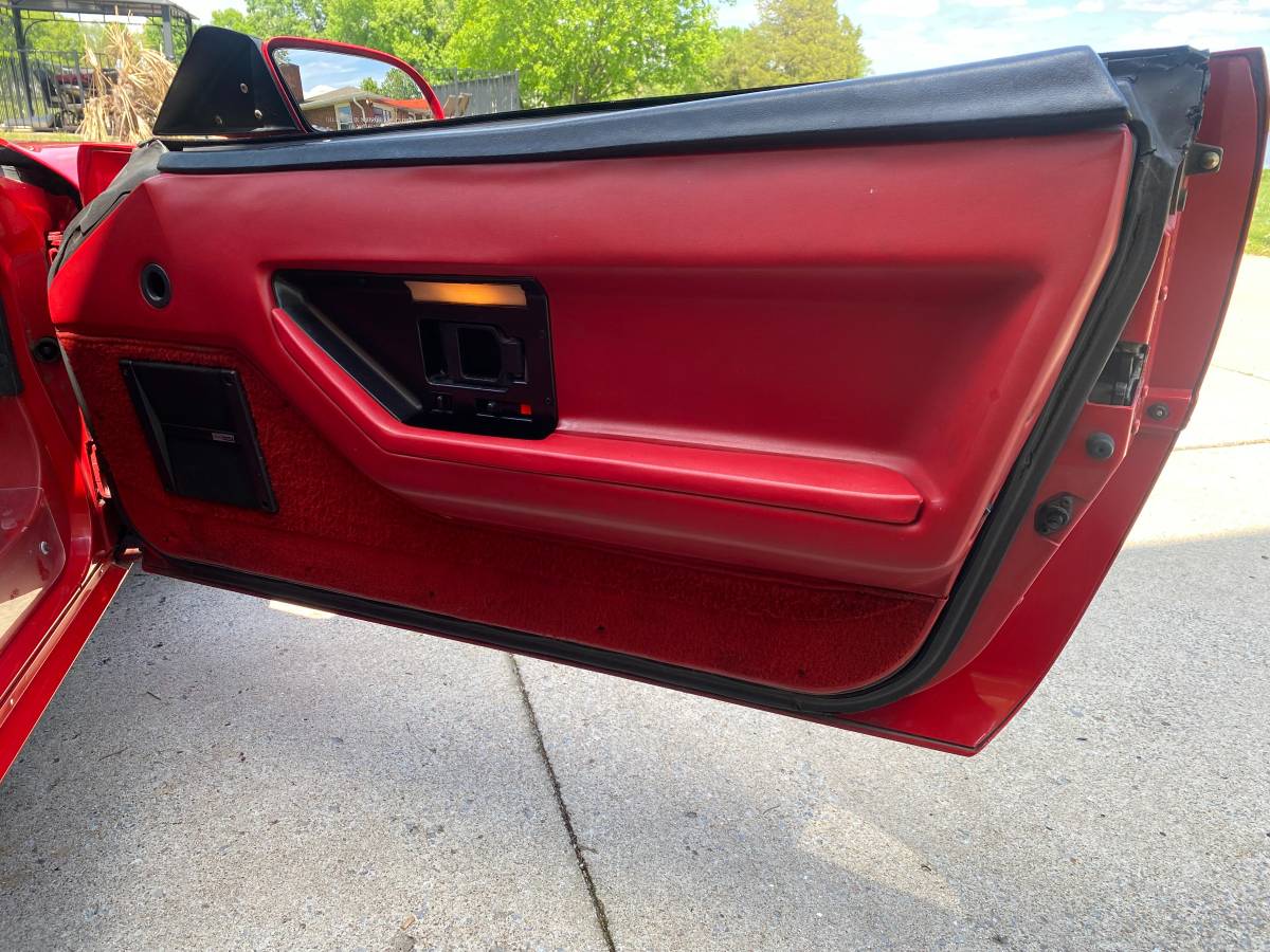 Chevrolet-corvette-1987-red-8