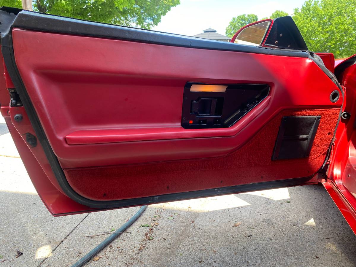 Chevrolet-corvette-1987-red-9