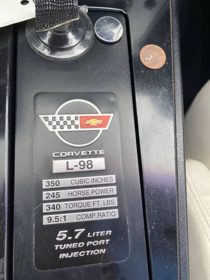 Chevrolet-corvette-1988-white-10