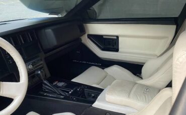 Chevrolet-corvette-1988-white-4