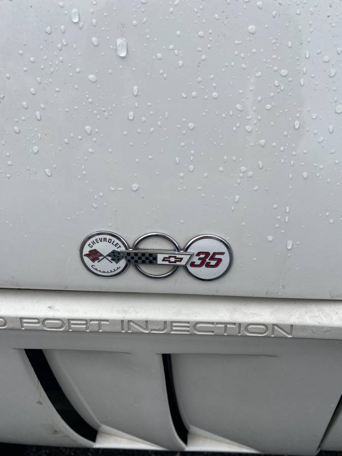 Chevrolet-corvette-1988-white-7