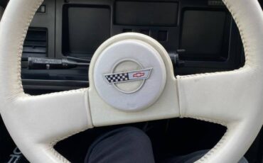 Chevrolet-corvette-1988-white-8