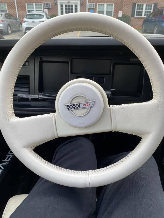 Chevrolet-corvette-1988-white-8