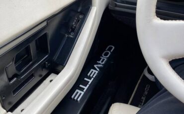 Chevrolet-corvette-1988-white-9