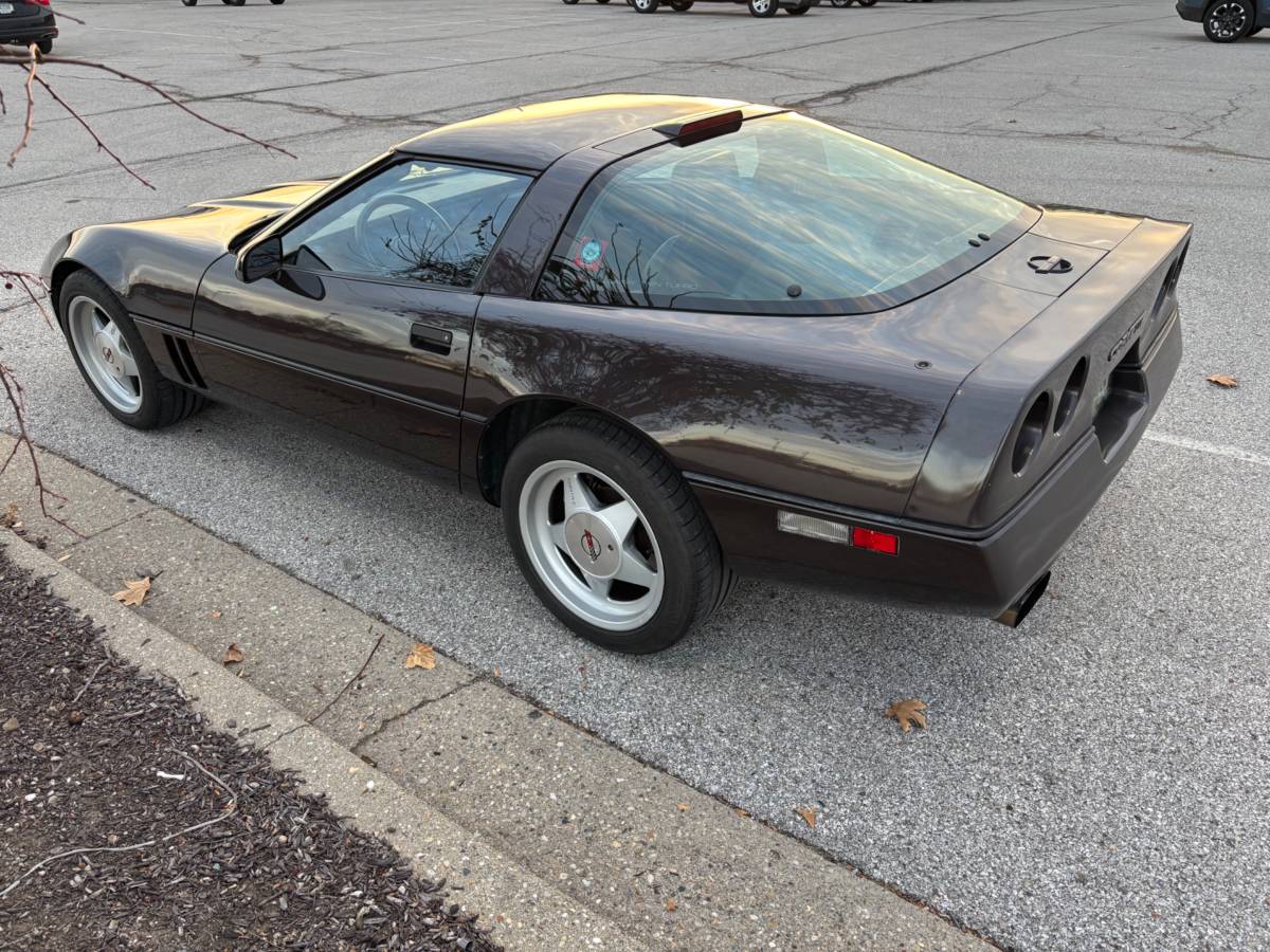 Chevrolet-corvette-1989-grey-1