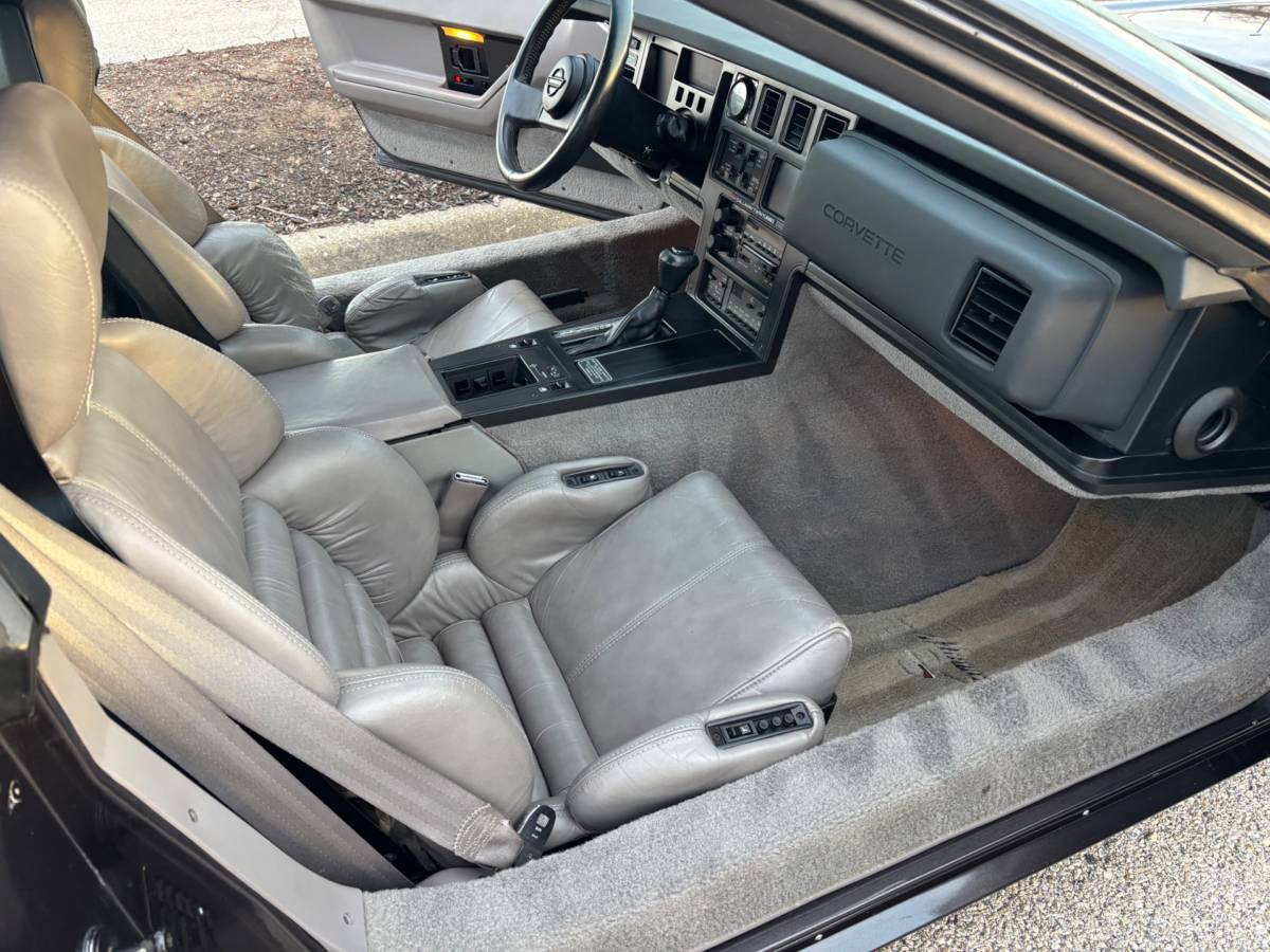 Chevrolet-corvette-1989-grey-2