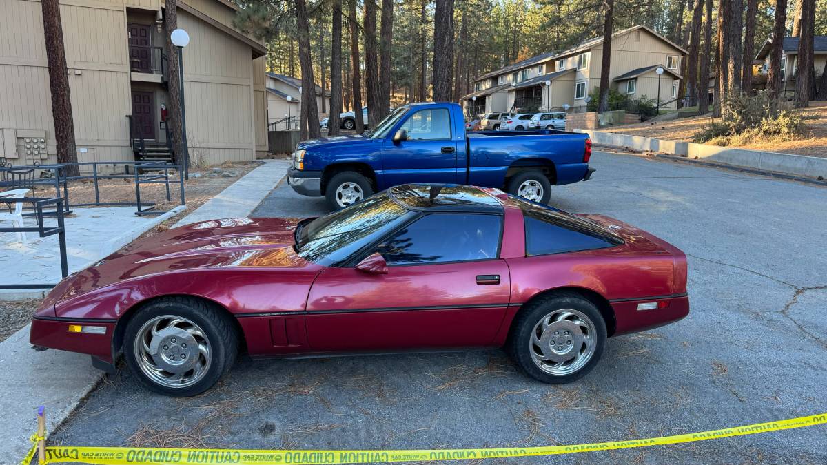 Chevrolet-corvette-1989-red-1