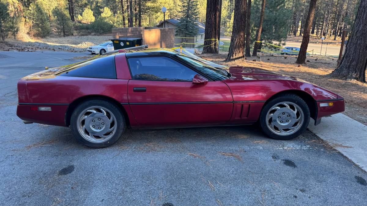 Chevrolet-corvette-1989-red-2