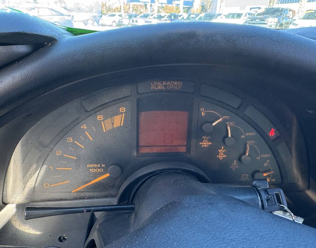 Chevrolet-corvette-1990-white-13