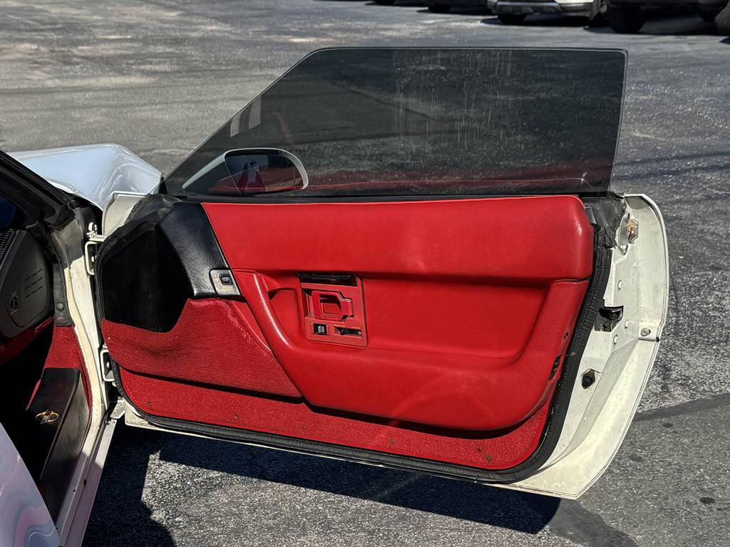 Chevrolet-corvette-1990-white-15