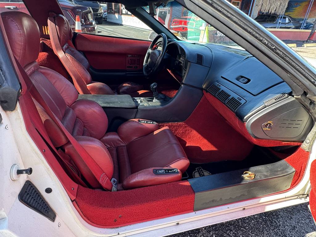 Chevrolet-corvette-1990-white-16