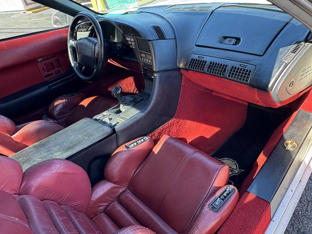 Chevrolet-corvette-1990-white-19