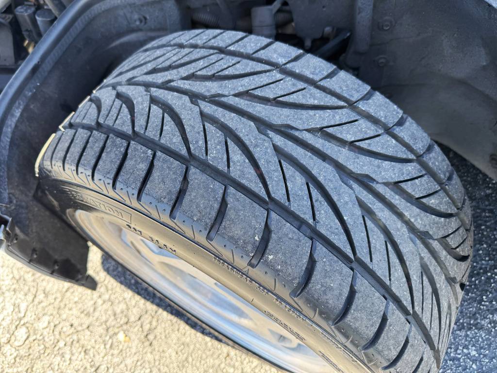 Chevrolet-corvette-1990-white-3