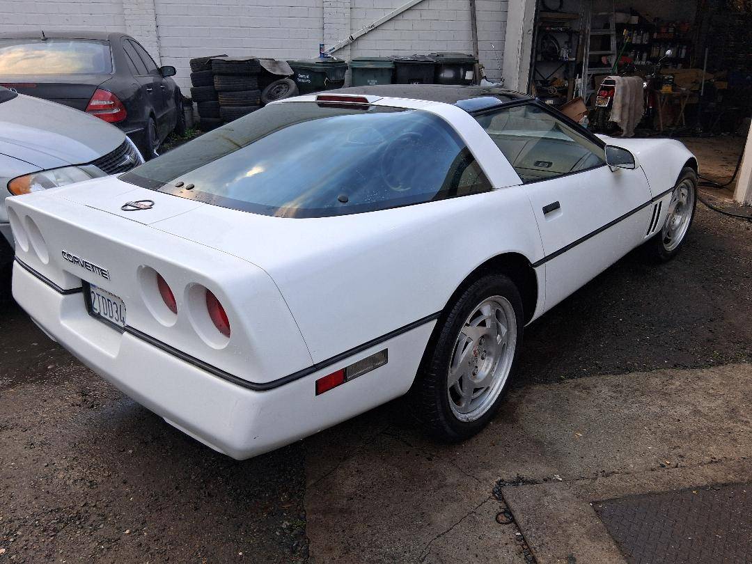 Chevrolet-corvette-1990-white-4