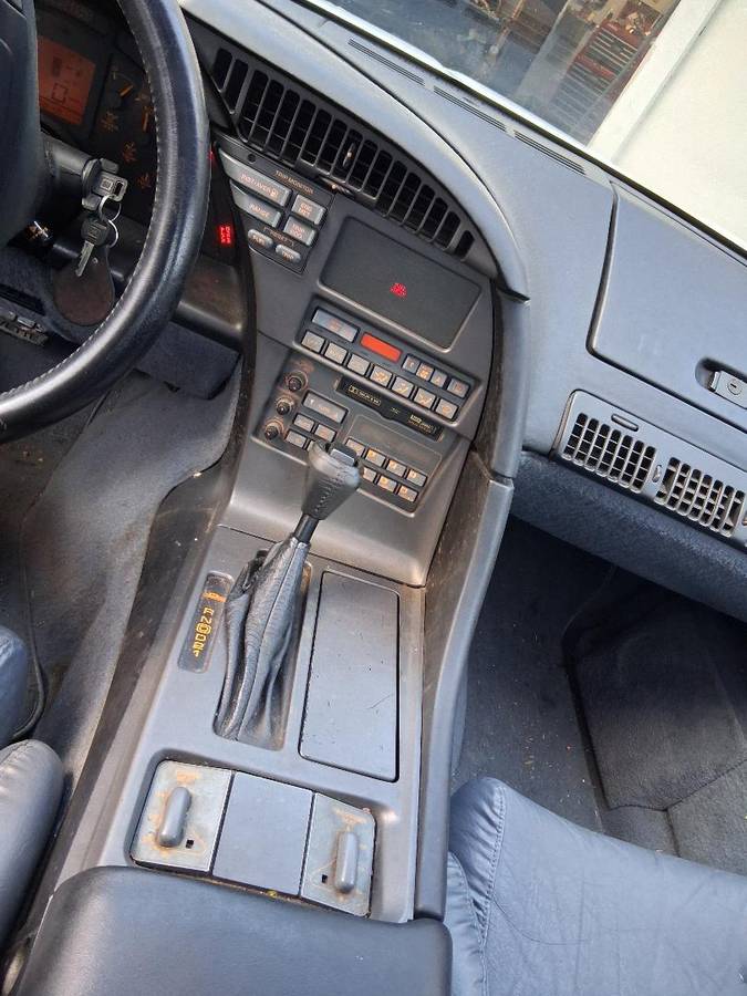 Chevrolet-corvette-1990-white-7