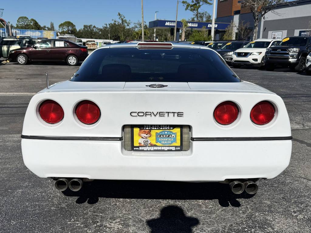 Chevrolet-corvette-1990-white-8