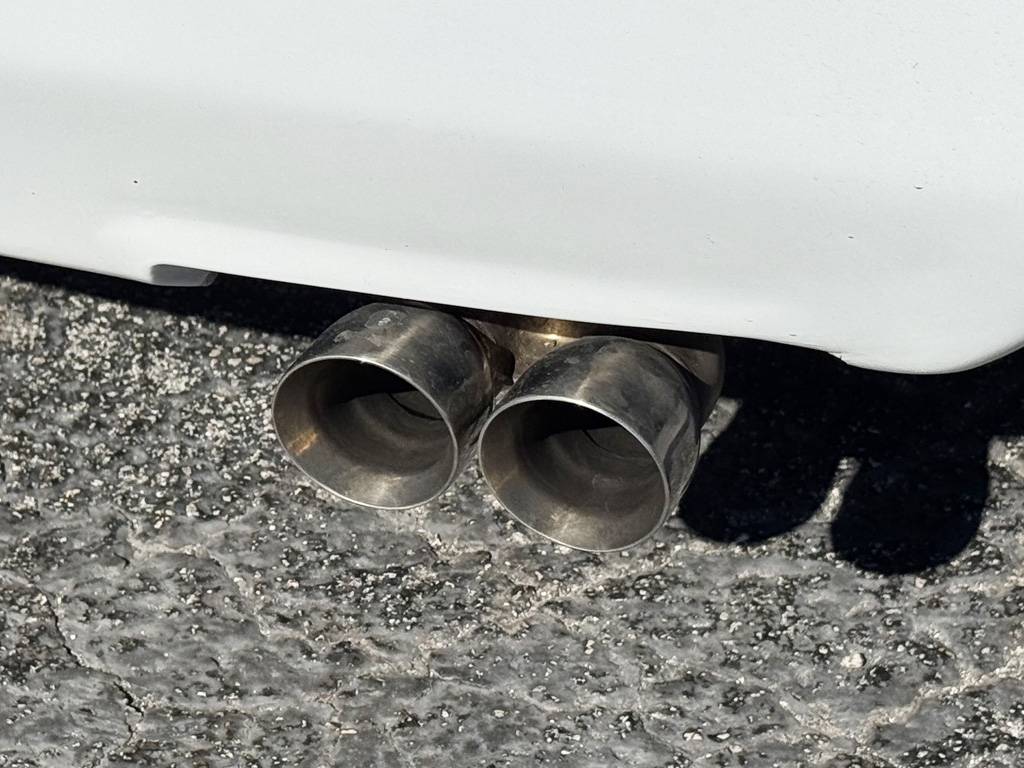 Chevrolet-corvette-1990-white-9