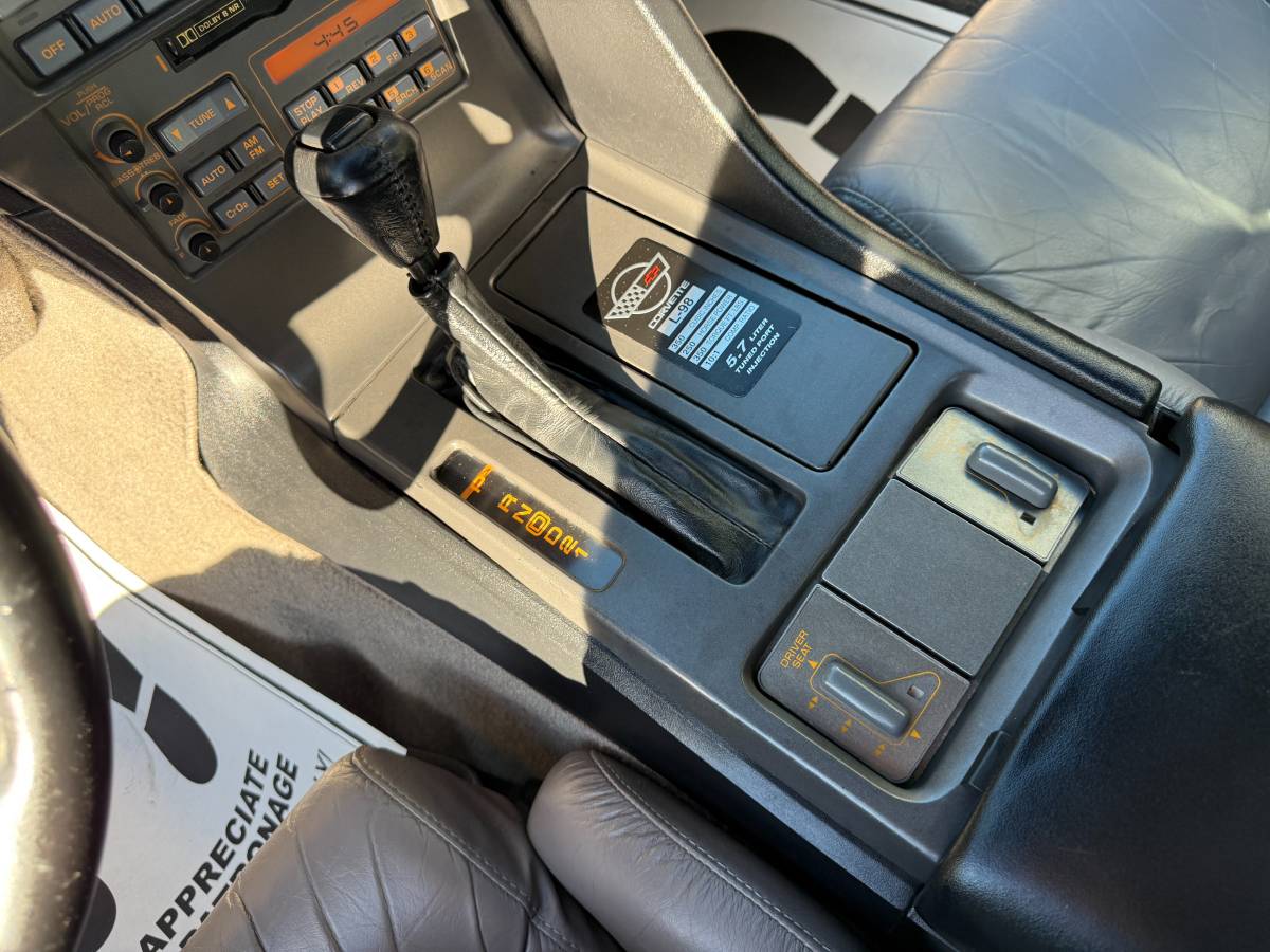 Chevrolet-corvette-1991-black-12