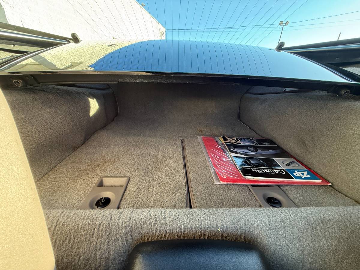 Chevrolet-corvette-1991-black-18