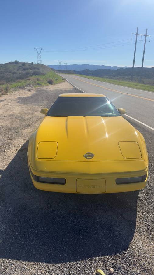 Chevrolet-corvette-1991-yellow-1