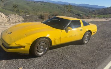 Chevrolet-corvette-1991-yellow-2