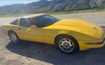 Chevrolet-corvette-1991-yellow