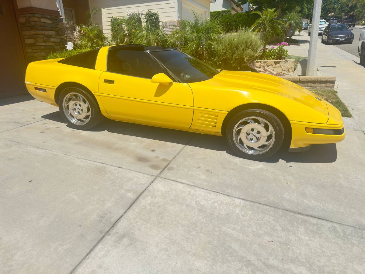 Chevrolet-corvette-1991-yellow-4
