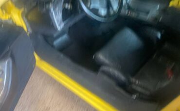 Chevrolet-corvette-1991-yellow-9