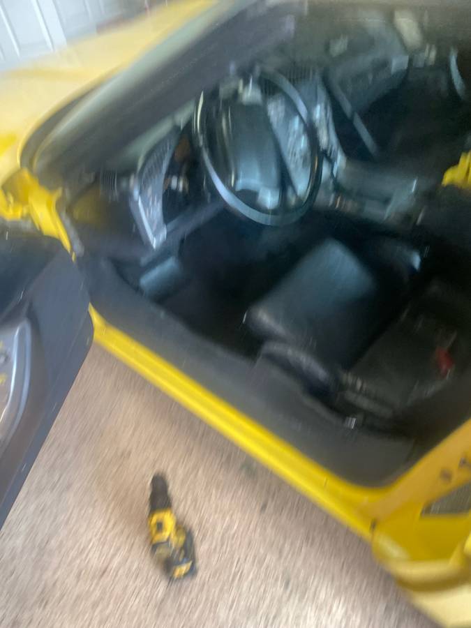 Chevrolet-corvette-1991-yellow-9