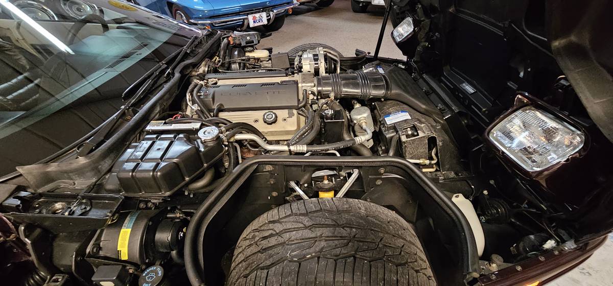 Chevrolet-corvette-1992-17