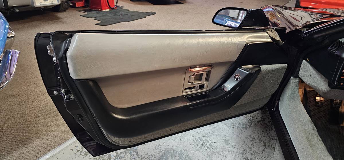 Chevrolet-corvette-1992-7