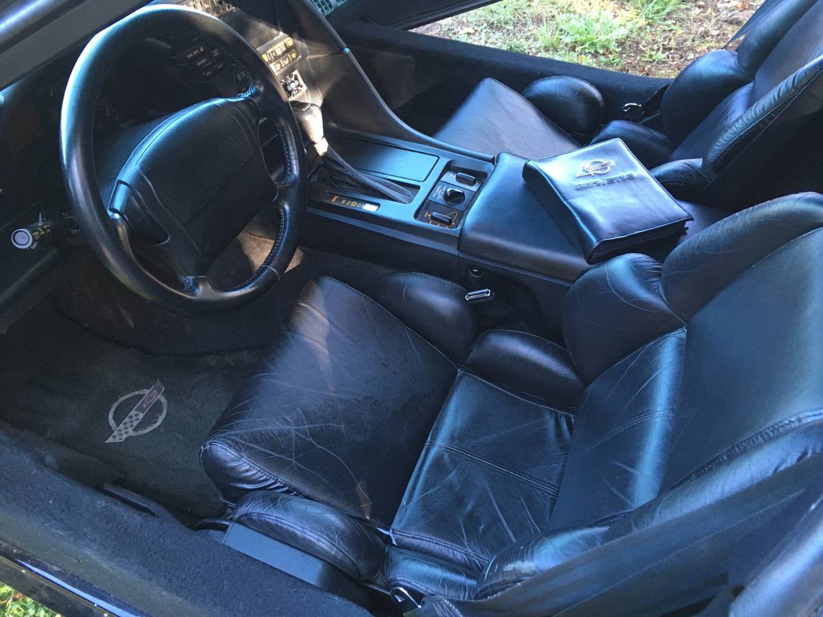 Chevrolet-corvette-1993-black-13