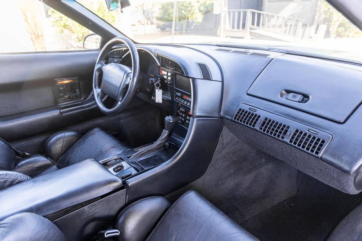 Chevrolet-corvette-1993-black-35