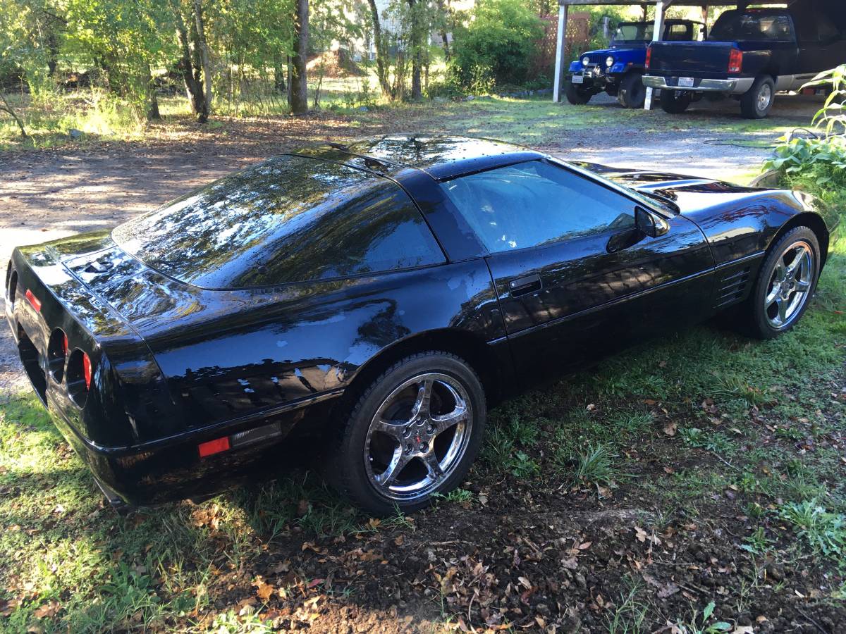 Chevrolet-corvette-1993-black-4