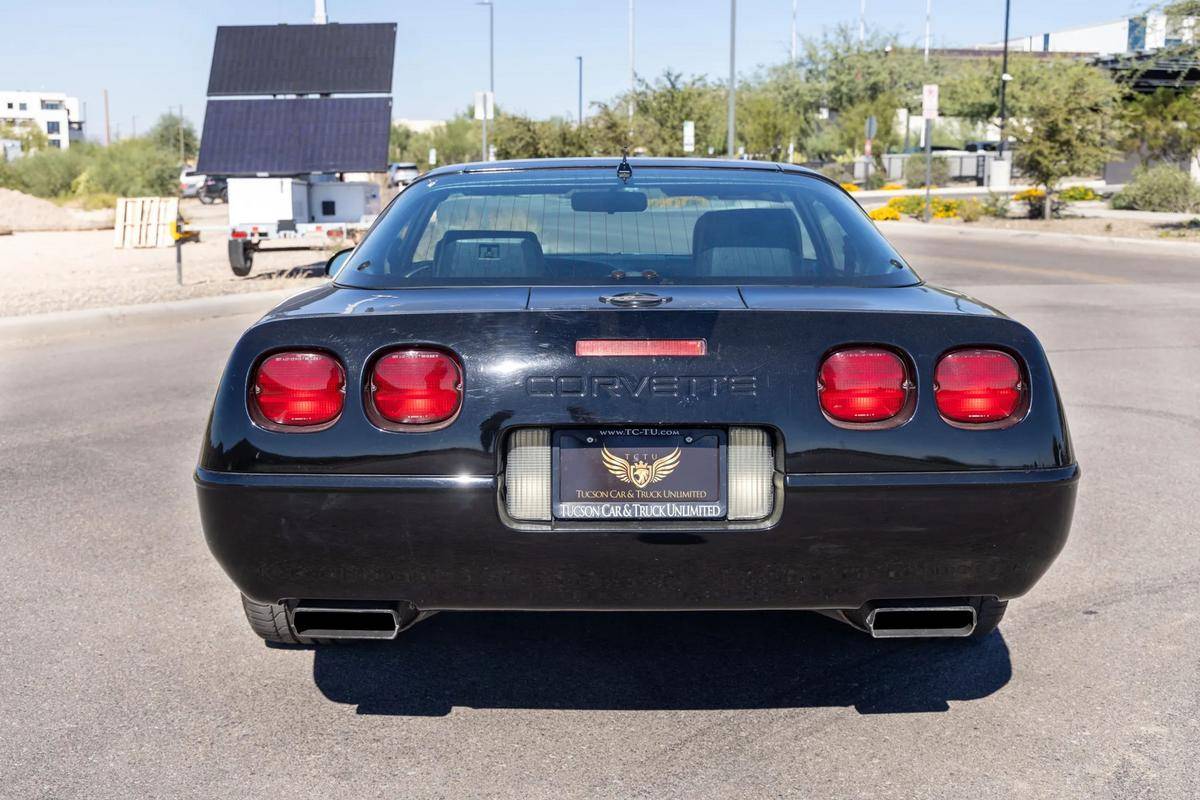 Chevrolet-corvette-1993-black-40