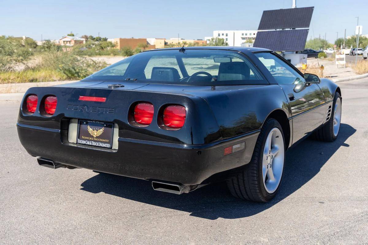 Chevrolet-corvette-1993-black-44