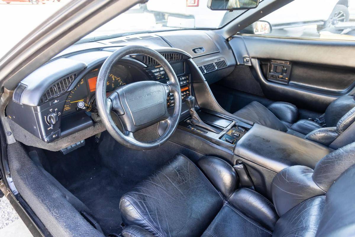 Chevrolet-corvette-1993-black-54