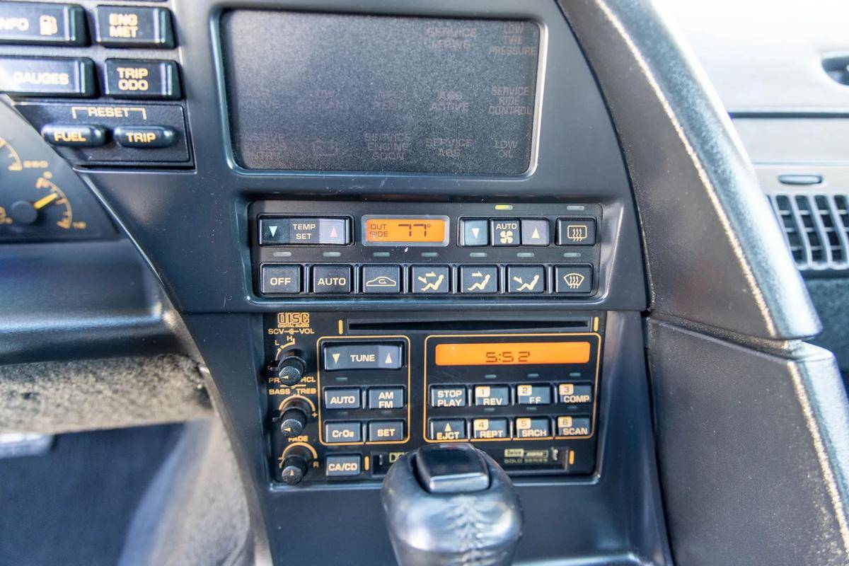 Chevrolet-corvette-1993-black-70