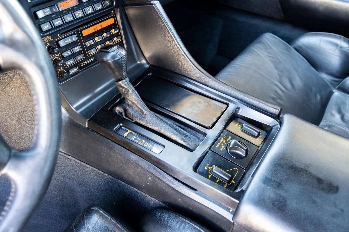 Chevrolet-corvette-1993-black-72