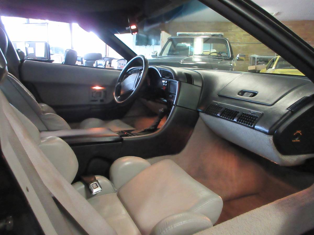 Chevrolet-corvette-1993-black-8