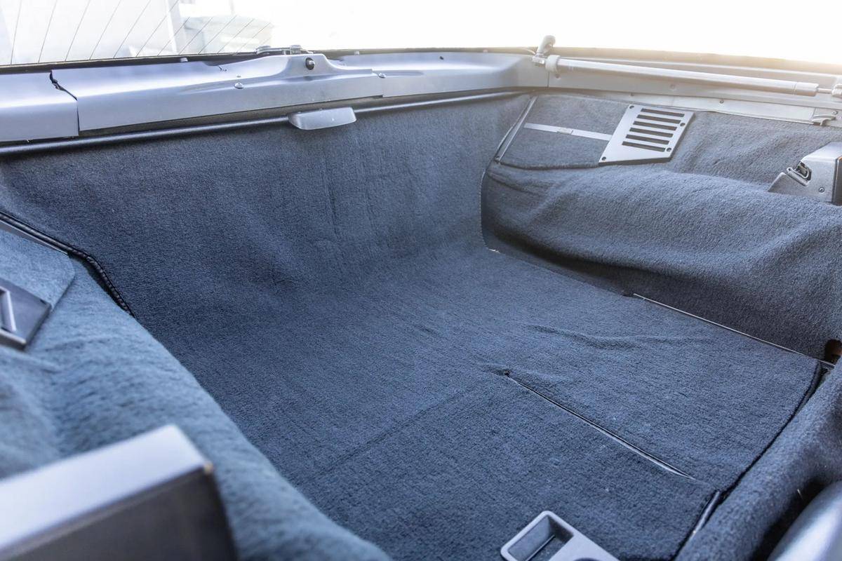 Chevrolet-corvette-1993-black-88