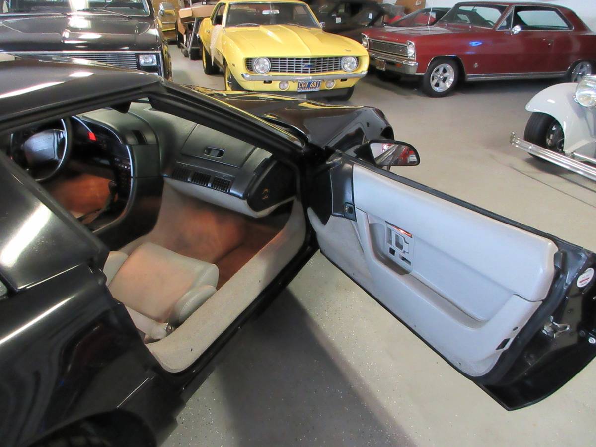 Chevrolet-corvette-1993-black-9