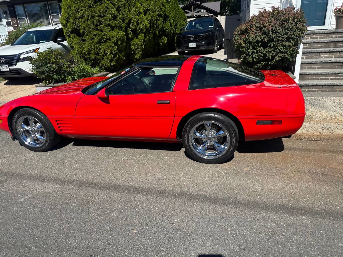 Chevrolet-corvette-1993-red-1