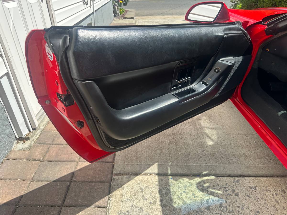 Chevrolet-corvette-1993-red-14