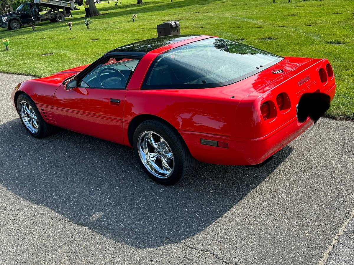 Chevrolet-corvette-1993-red-3
