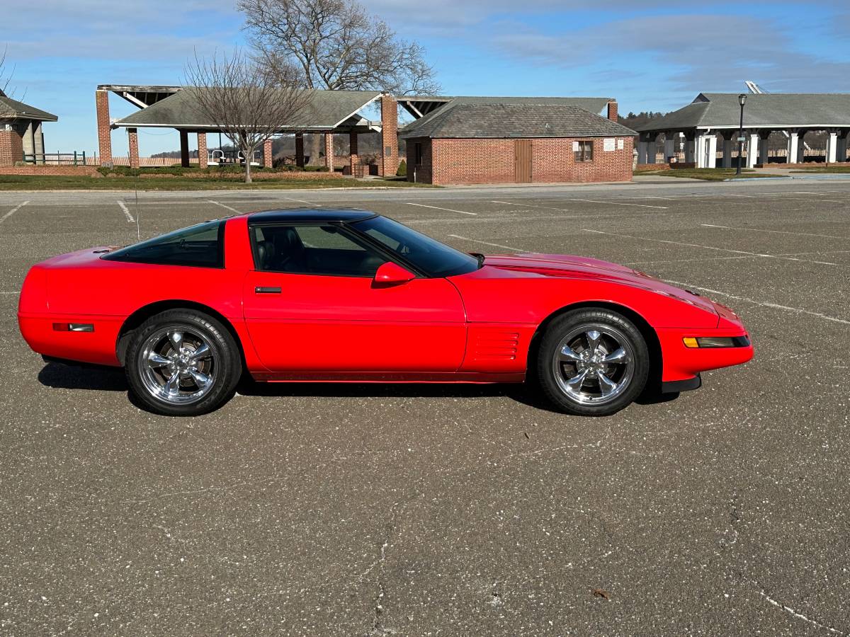 Chevrolet-corvette-1993-red-6