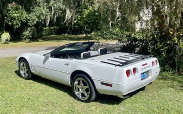 Chevrolet-corvette-1993-white-16
